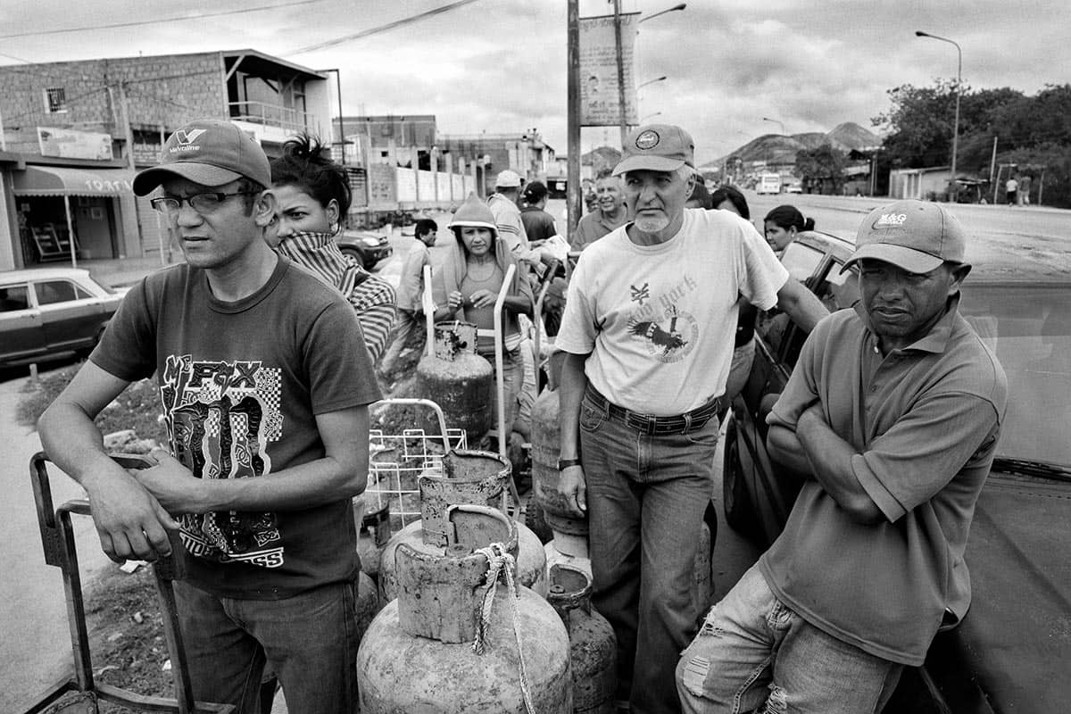 Civilians queue for cooking gas in Barquisimeto amid nationwide shortages