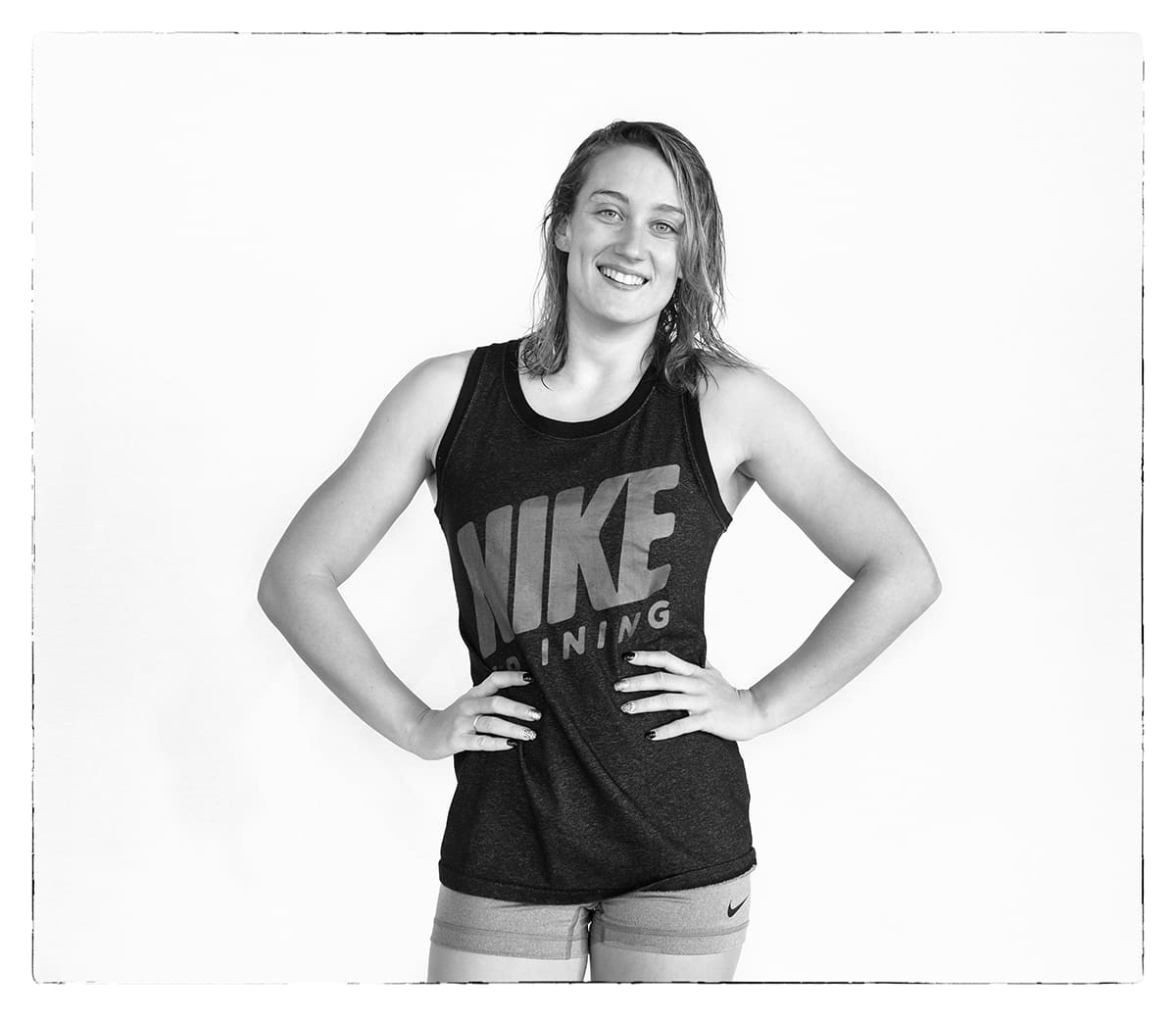 Black and white studio portrait of Mireia Belmonte, swimmer, from the series Ñ by Álvaro Ybarra Zavala.
